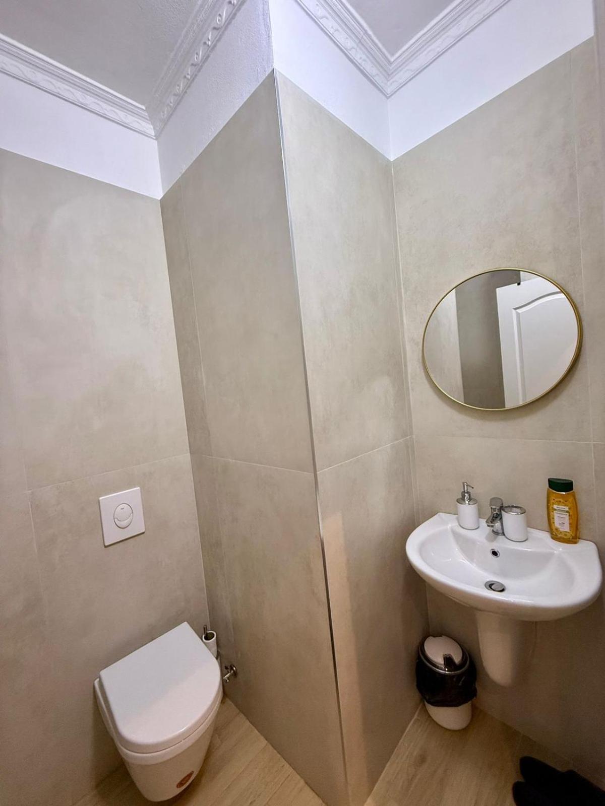 Nest&Rest Studios Tiranë Ngoại thất bức ảnh