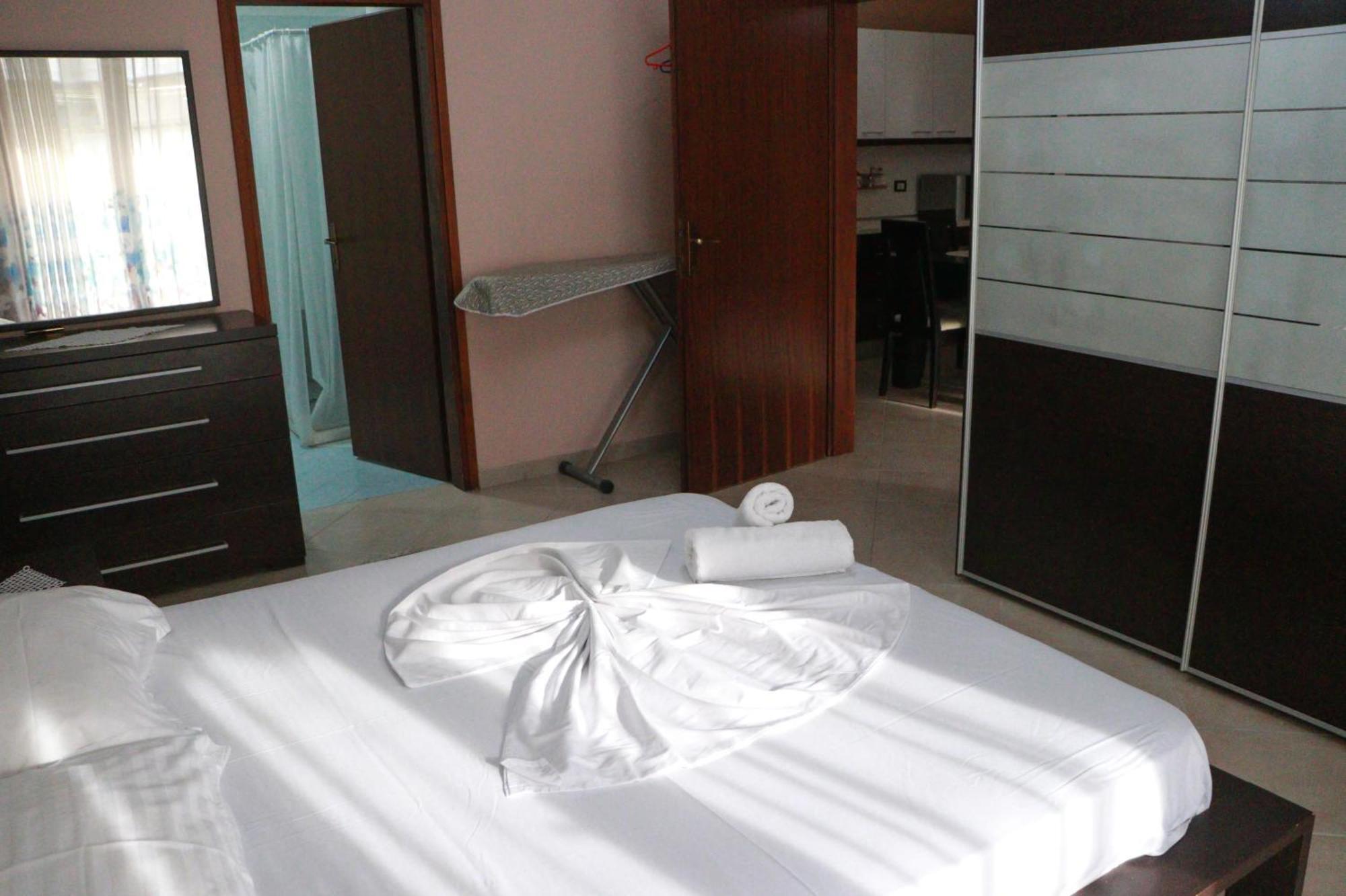 Nest&Rest Studios Tiranë Ngoại thất bức ảnh